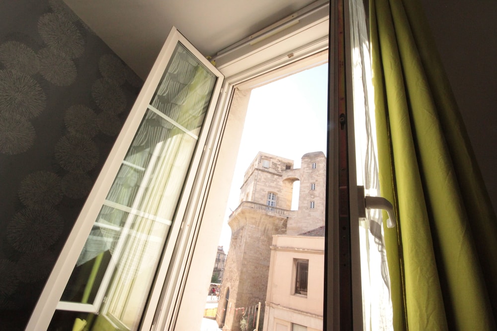Hotel Des Arts 3/50