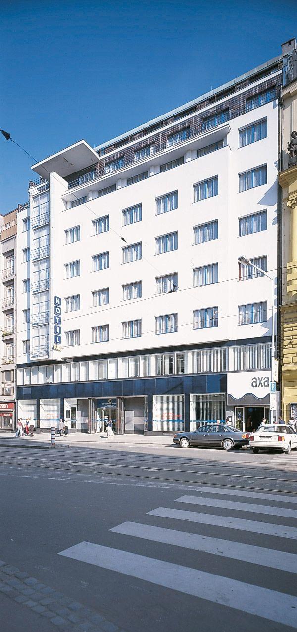 Axa Hotel 3/25