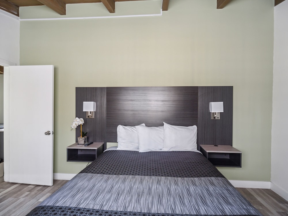 Discovery Inn 22/43
