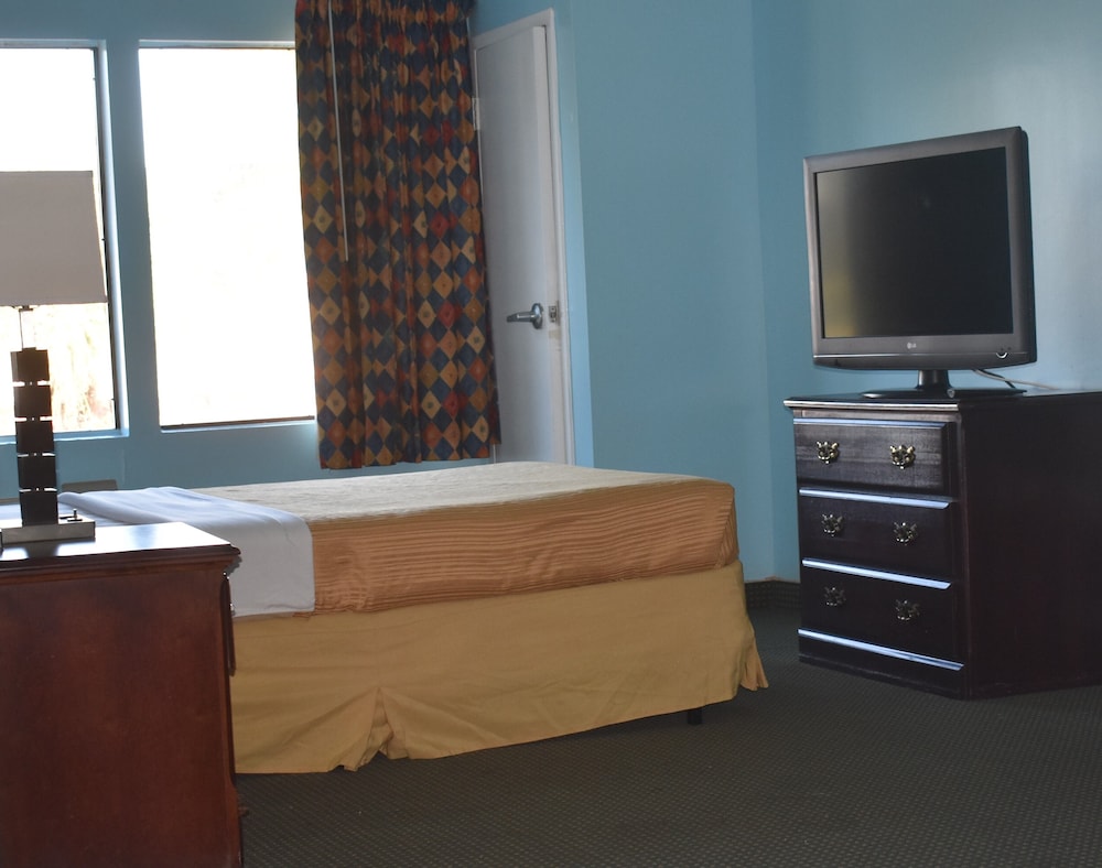 Guest Cottage & Suites 55/60