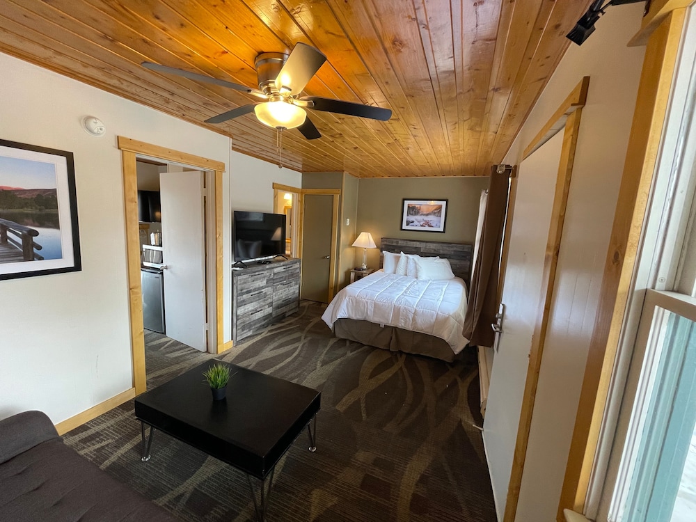 Estes Mountain Inn 29/70