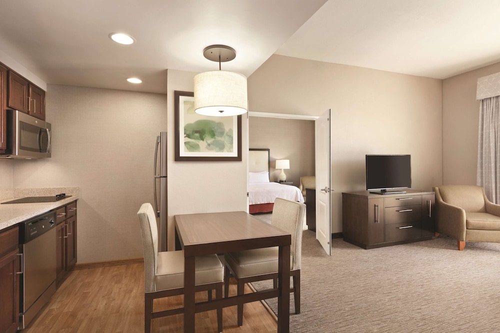 Homewood Suites by Hilton La Quinta 44/62