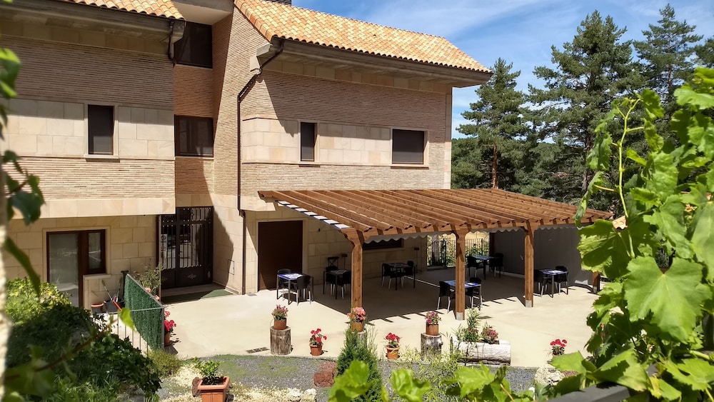 Hotel Rural El Nido de Pinares 1/37
