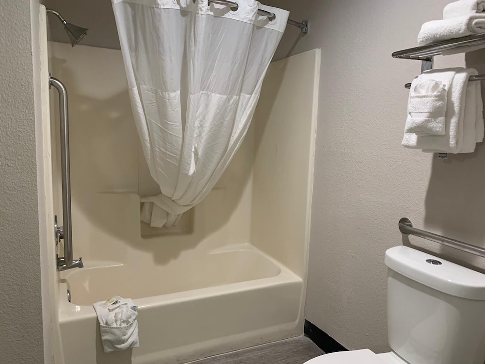 Quality Inn Airport East El Paso 27/49