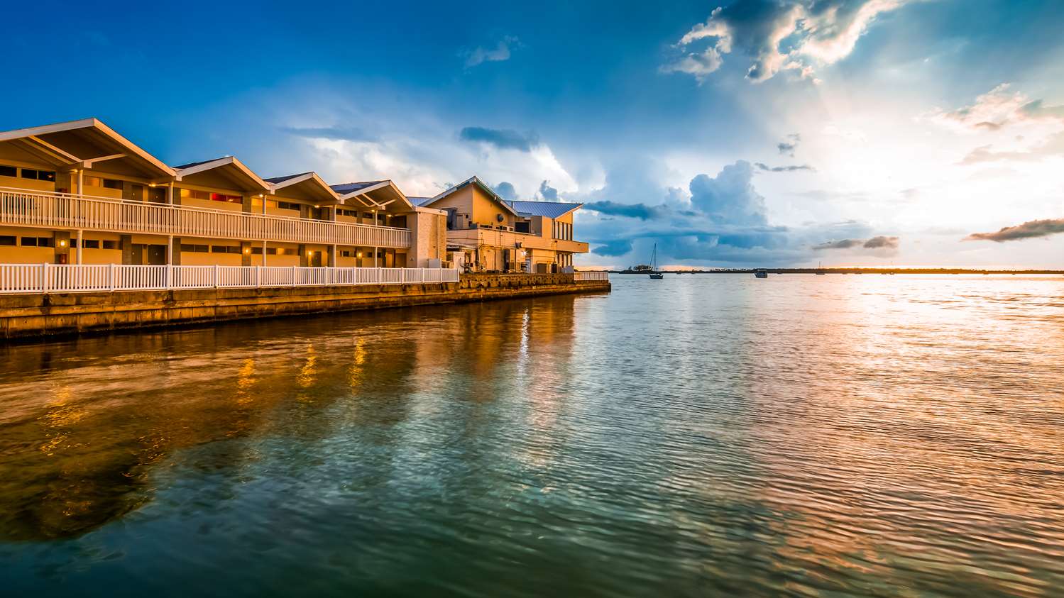Best Western Plus Yacht Harbor Inn 40/42