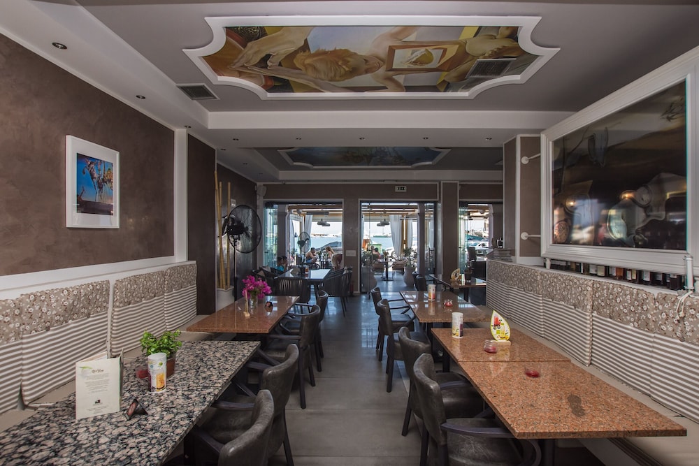 Dali Luxury Rooms 24/50