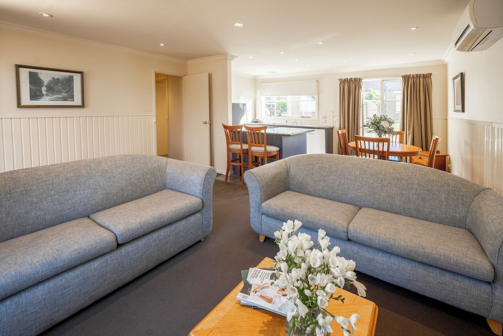 Country Club Villas 47/69