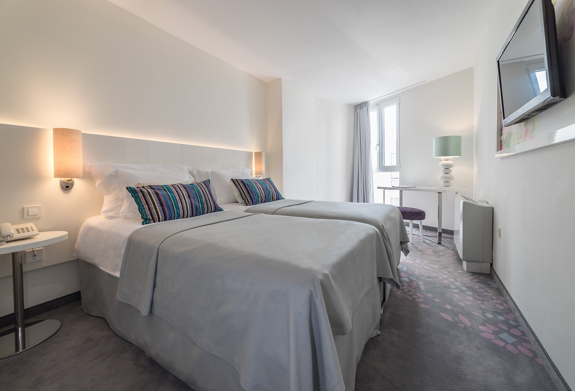 Room, Single, Double or Twin Bed, Atrium View