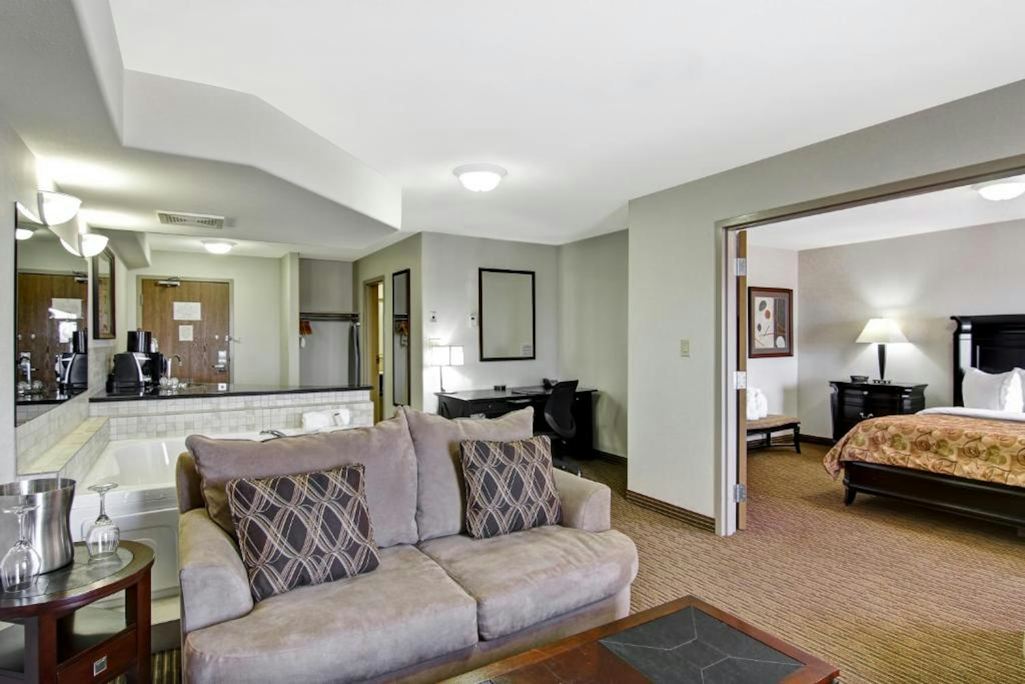 Weyburn Canalta Hotel 27/41