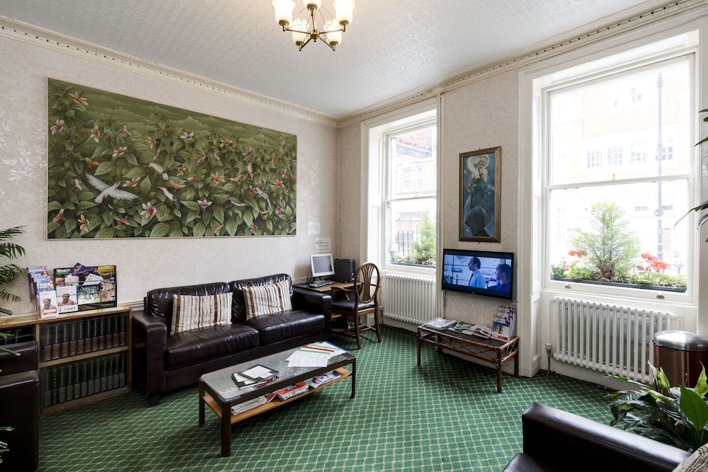 St Athans Hotel 46/73