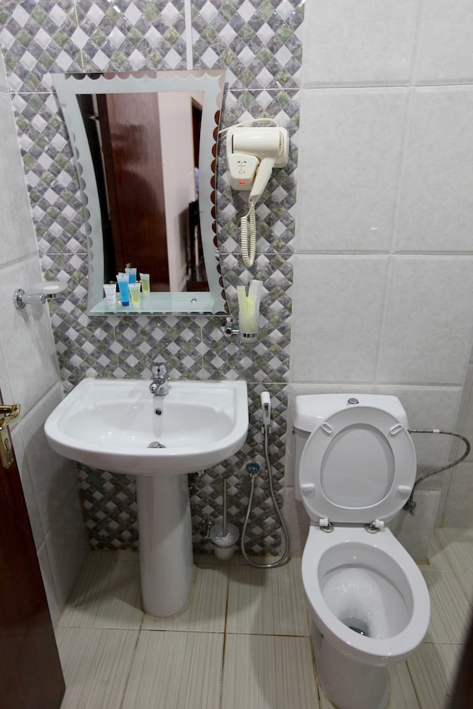 فندق برج العنوان(Enwan Suites Serviced Apartments) 43/47