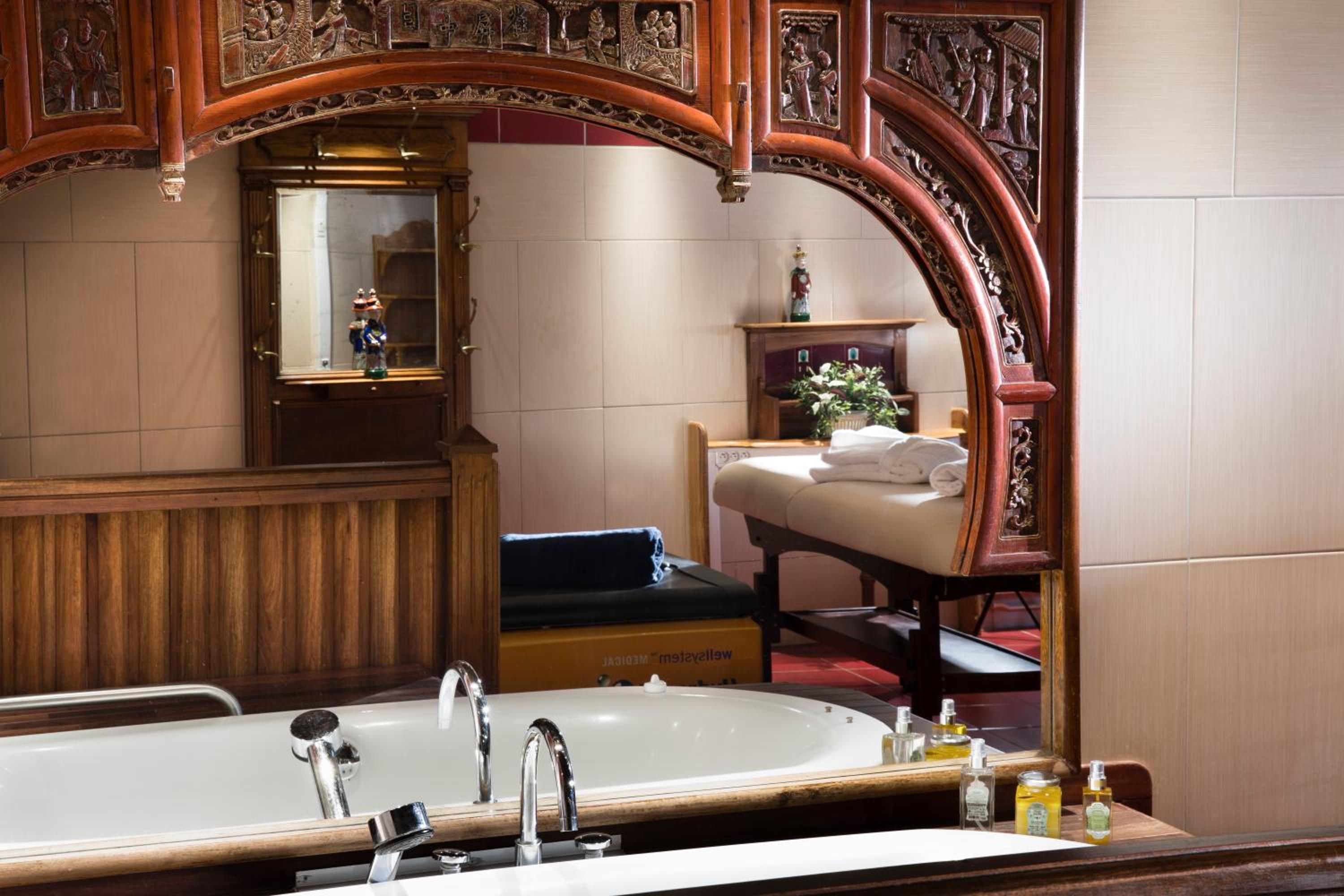 جناح بجاكوزي، Hotel Spa Le Lion D Or 7/8