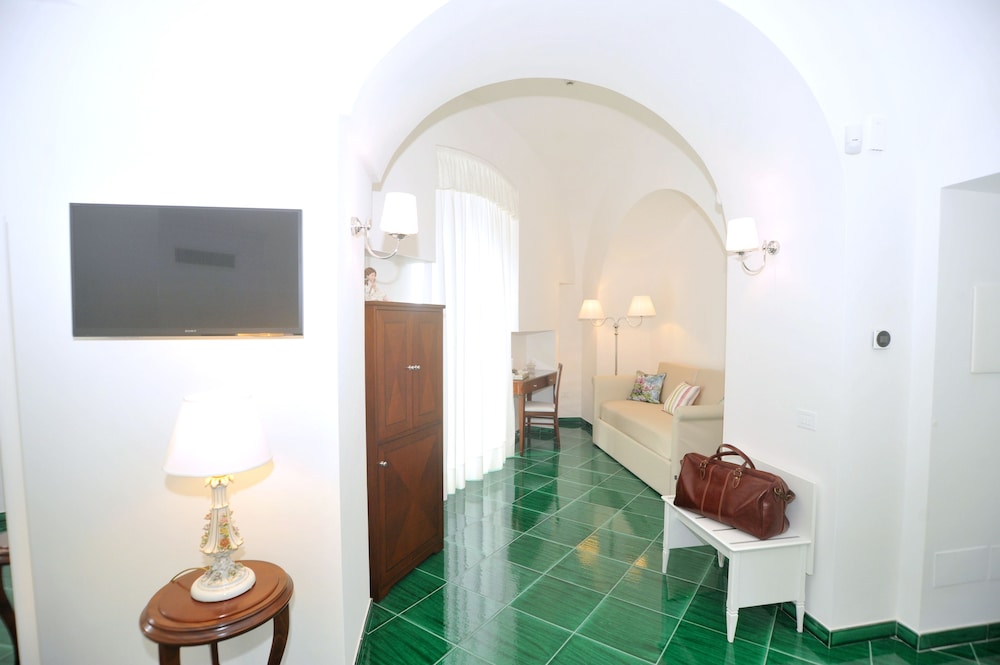 Core Amalfitano City Suites 33/39