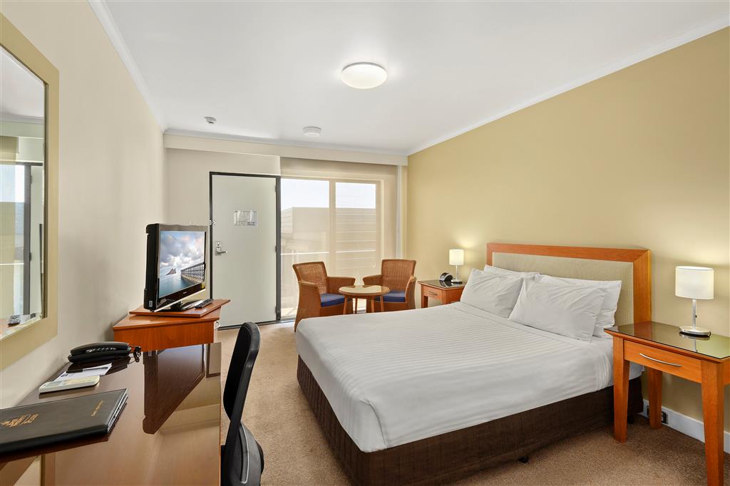 Ocean, Superior, King Bed