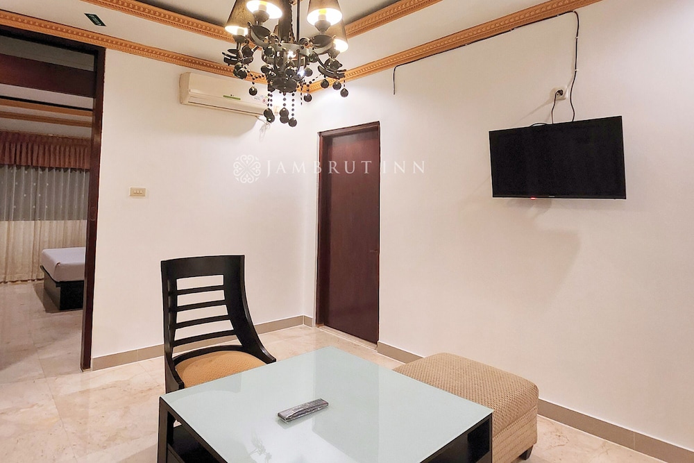 Jambrut Inn Hotel 38/50