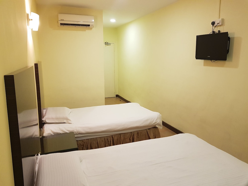 New City Hotel 14/34