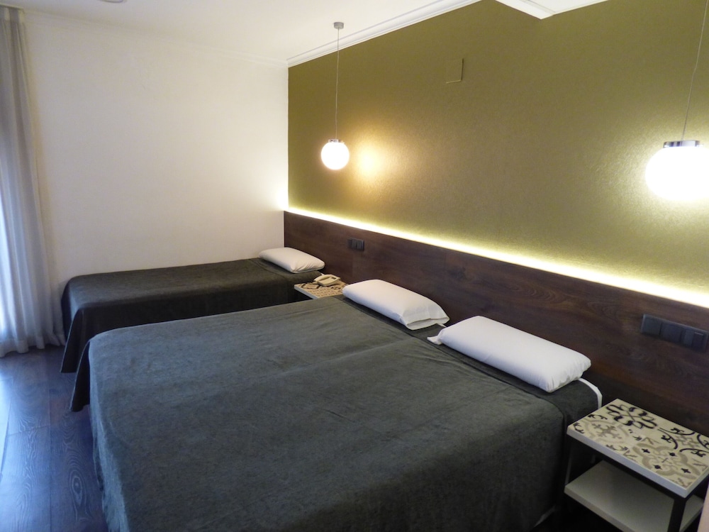 Hotel Moderno BCN 39/70