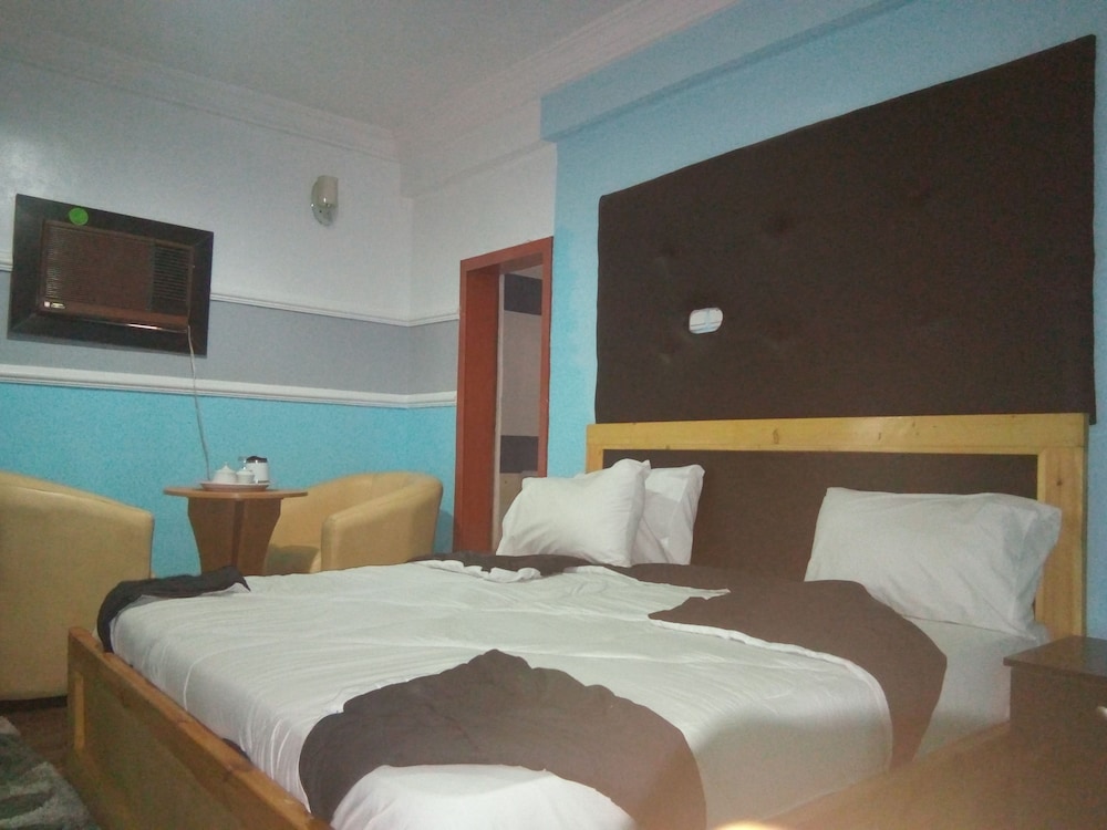 E-Class Resorts 12/21