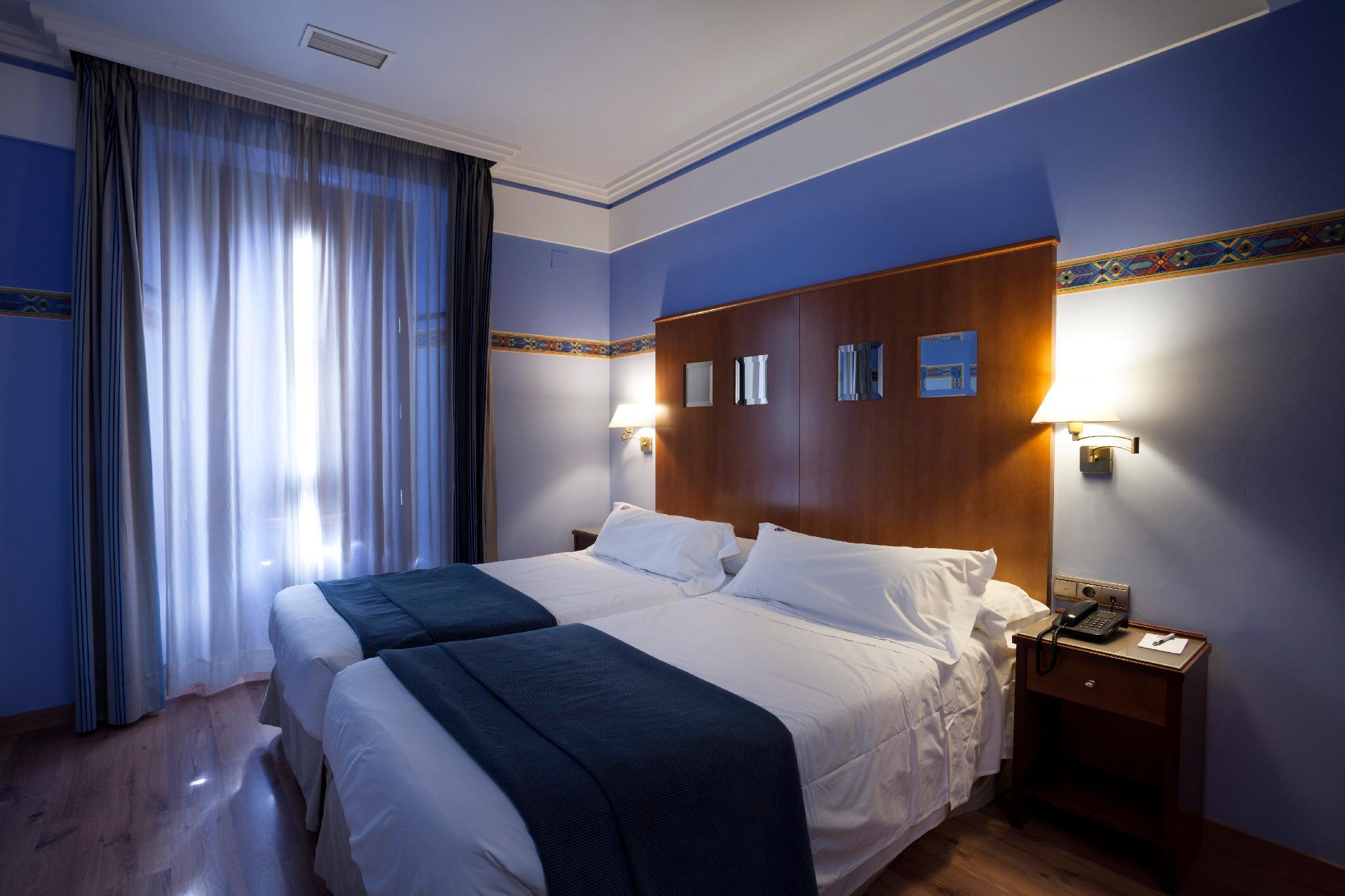 2 Bedrooms, Suite, Twin Beds, Sofa
