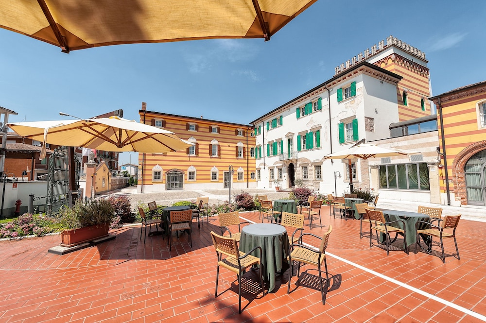 Villa Malaspina in CASTEL D AZZANO