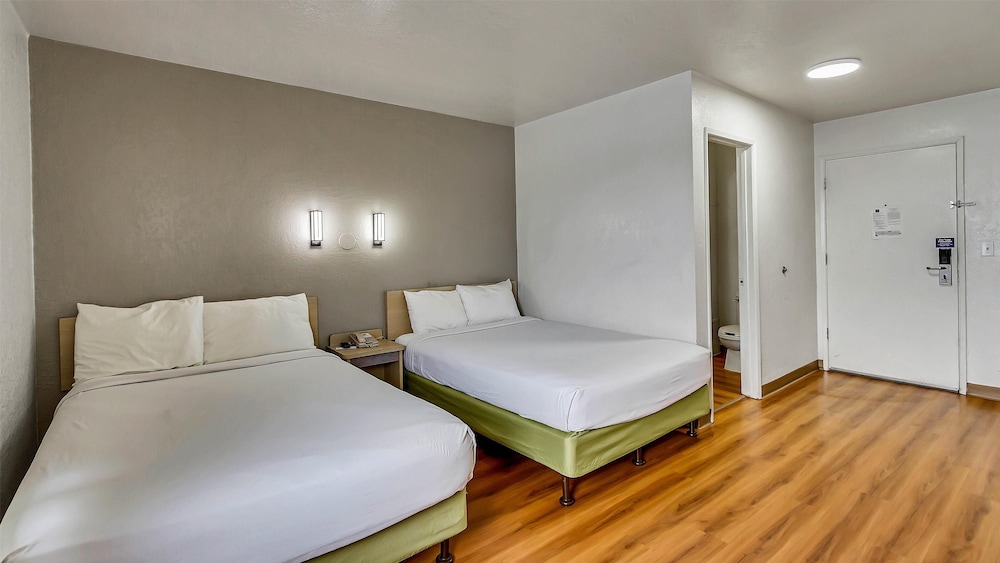 Motel6 Ogden, UT- Downtown 31/64