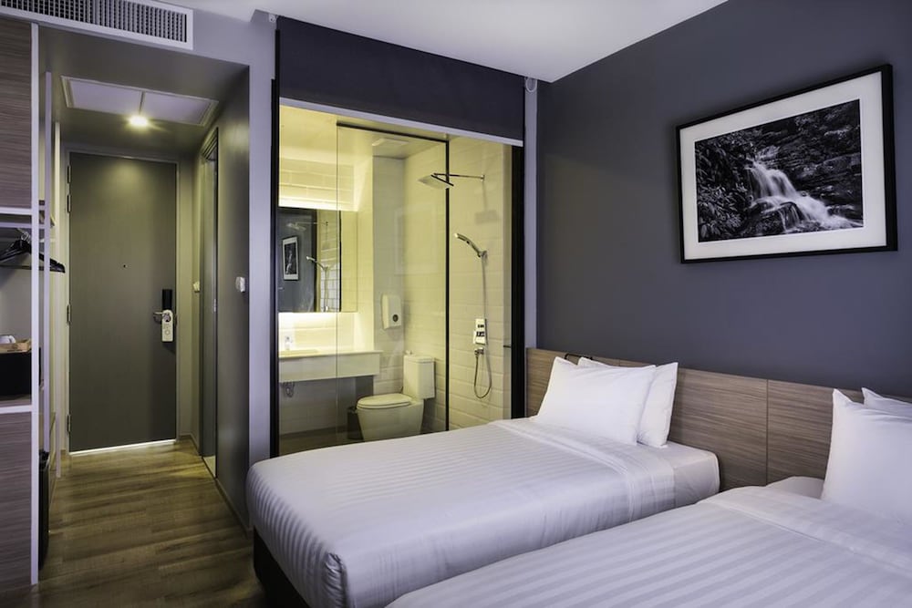 R Photo Hotel 8/33