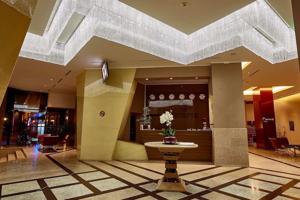 CENTRAL PLAZA HOTEL 2/50
