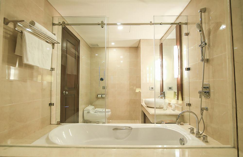 Saigon Halong Hotel 42/43