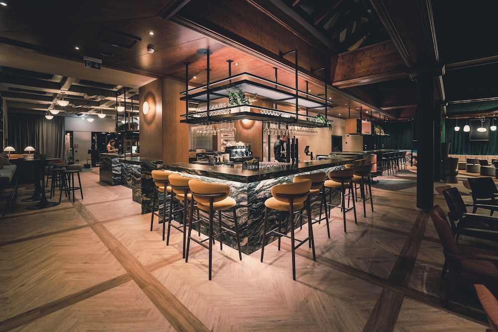 Neue Post Hotel 38/50