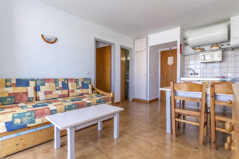 Vista Blanes Apartments 16/33