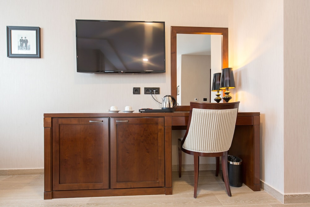 Xenon Hotel 6/50