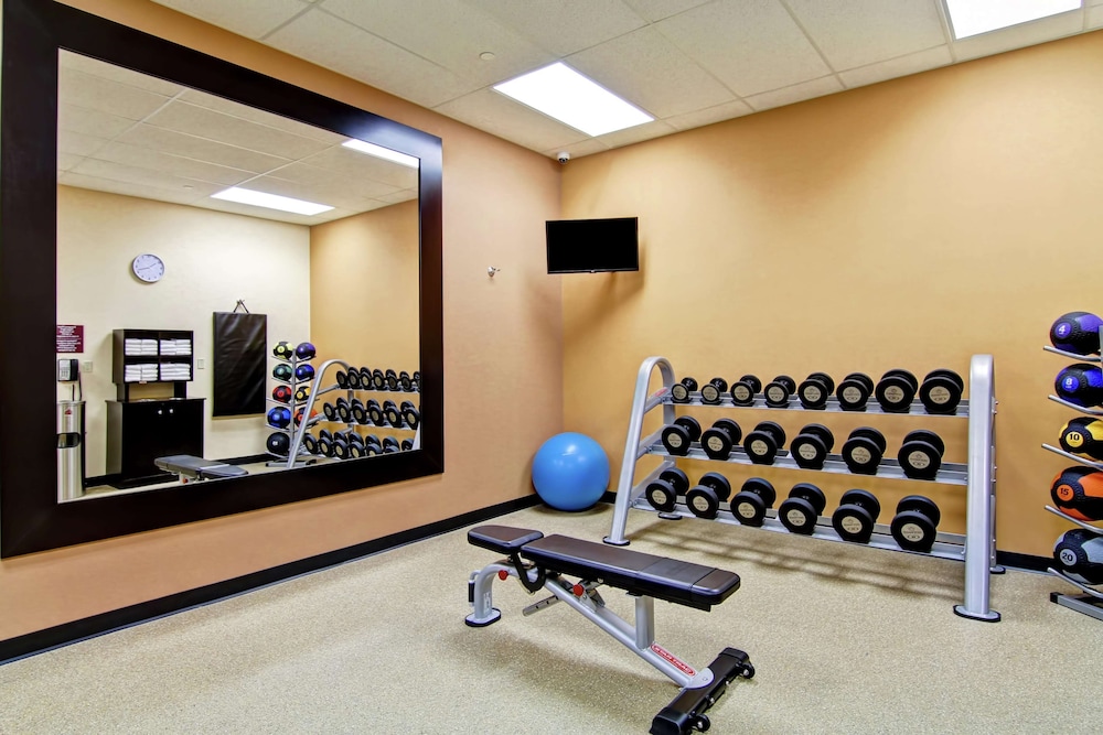 Hilton Garden Inn Ottawa Airport 40/86