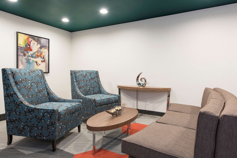 HOMEWOOD SUITES BY HILTON CLEVELAND/SHEFFIELD 44/83