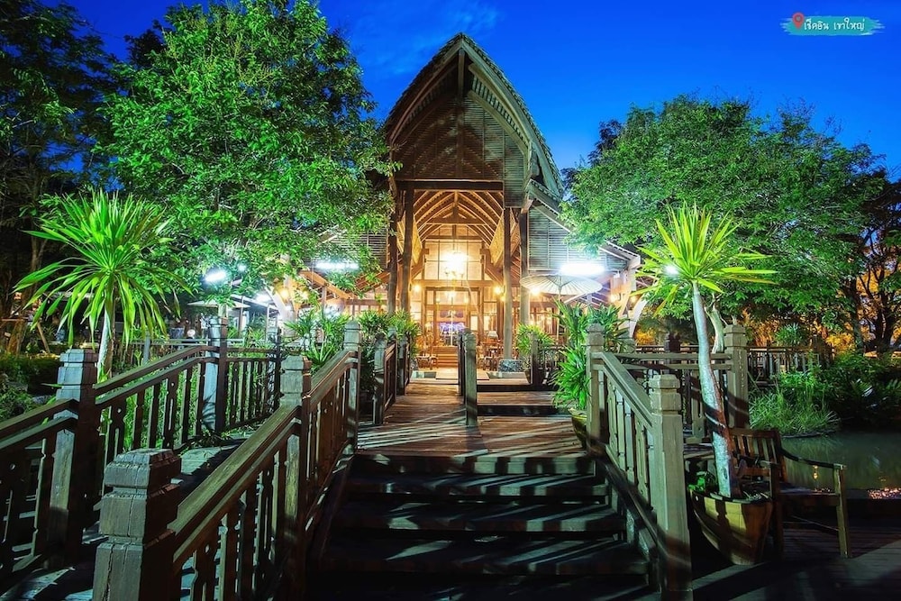 Patravana Resort 40/44