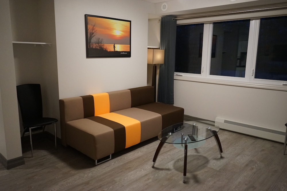 Amber Hotel 31/49