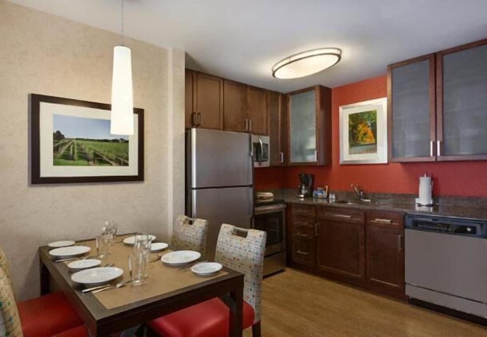 Residence Inn Long Island Islip/Courthouse Complex 26/35