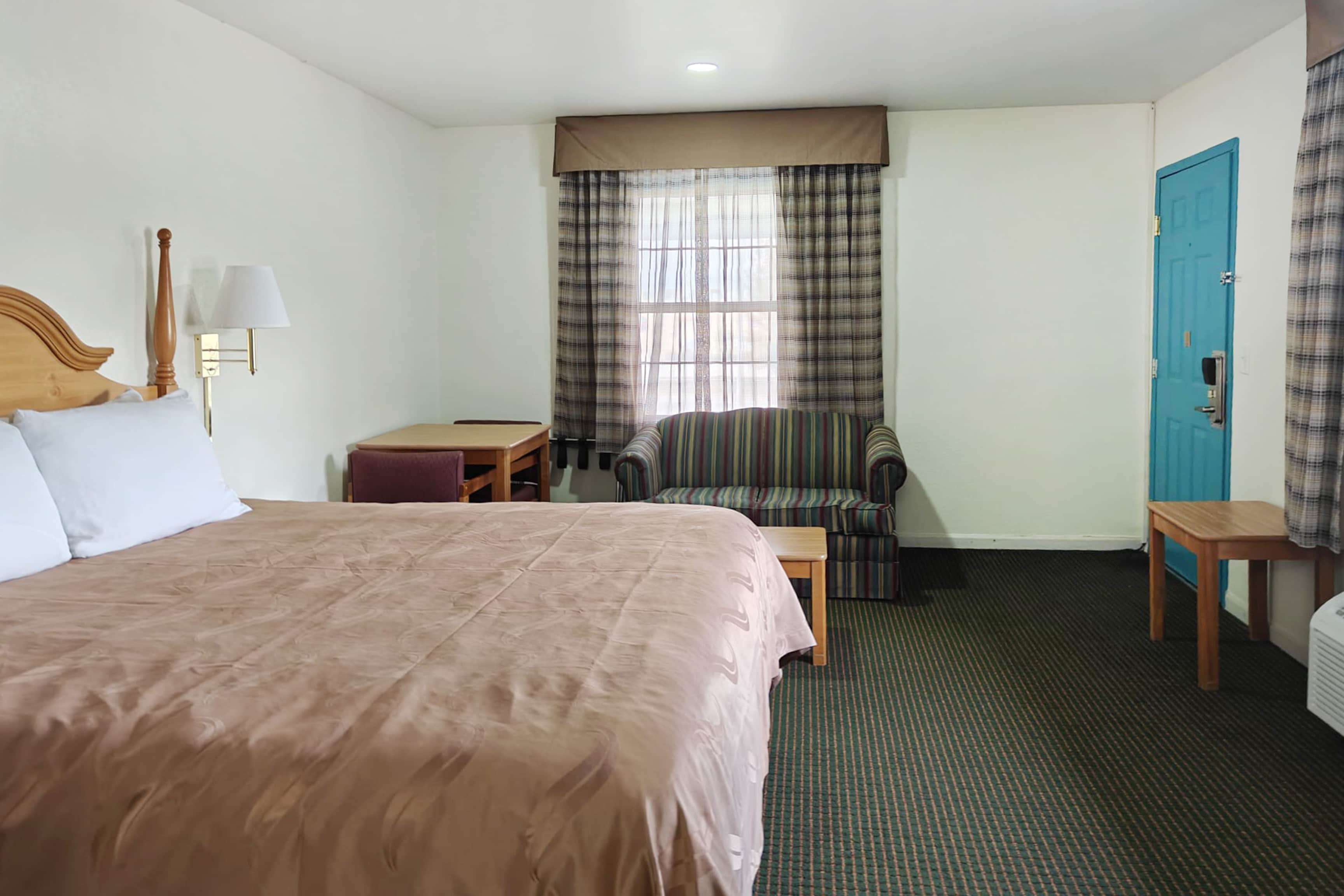 Economy Inn and Suites 17/68