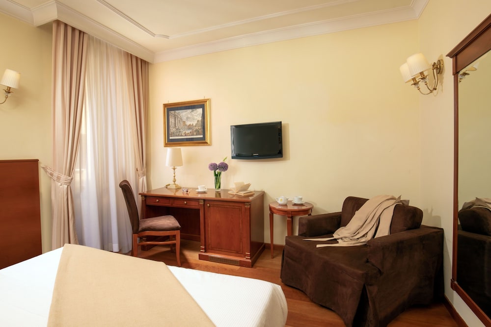 Homs Hotel 14/35