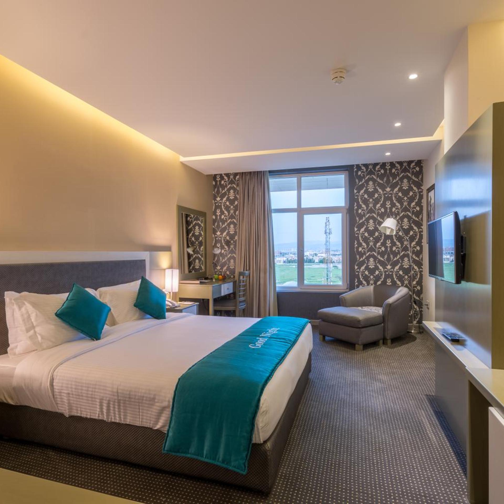 LA ROCHE HOTEL 15/53
