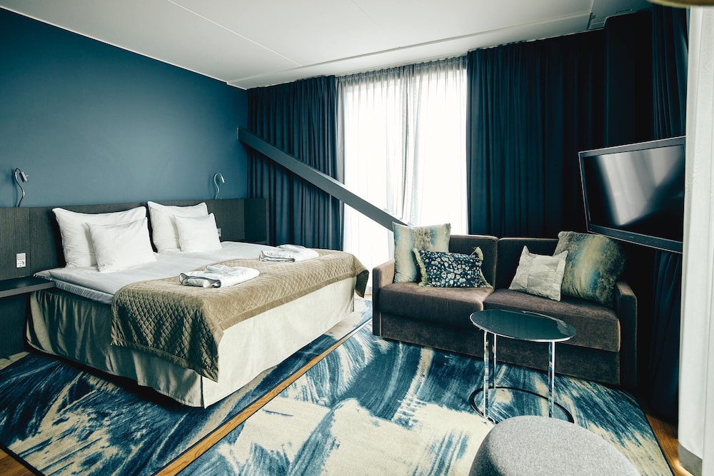 SUPERIOR, DOUBLE BED