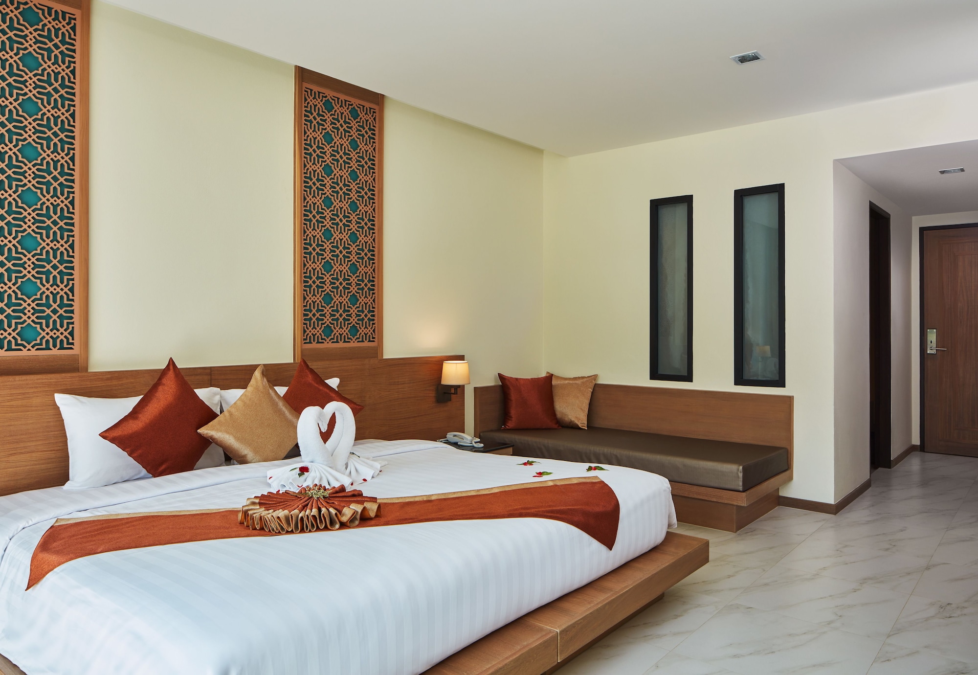 Fantasy, Deluxe, King Bed, Pool View
