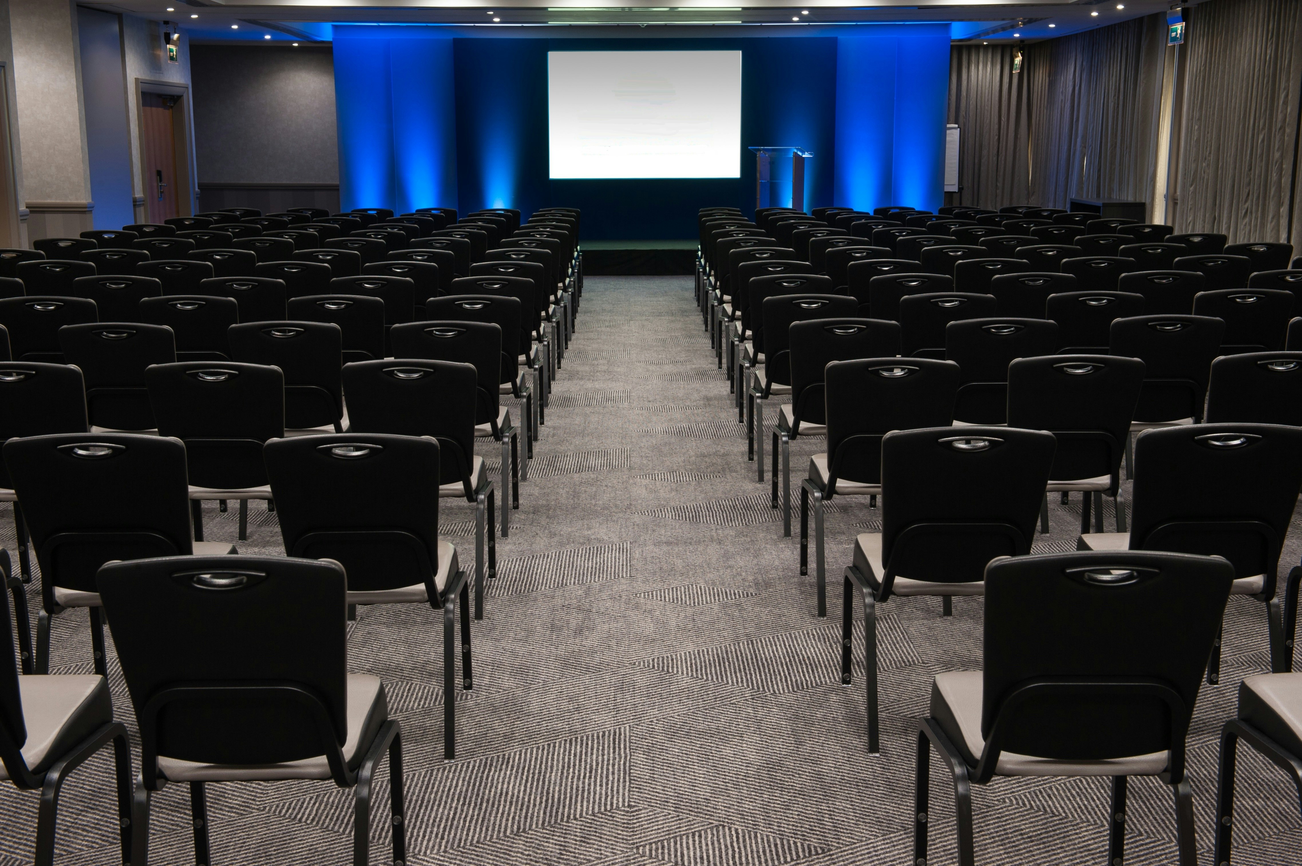 Doubletree By Hilton Edinburgh Airport 77/84