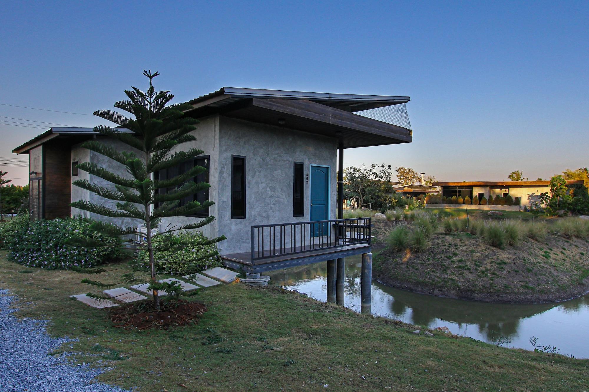 White Knot Khao Yai 50/50