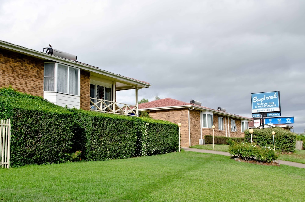 Baybrook Motor Inn & Apartments 31/34