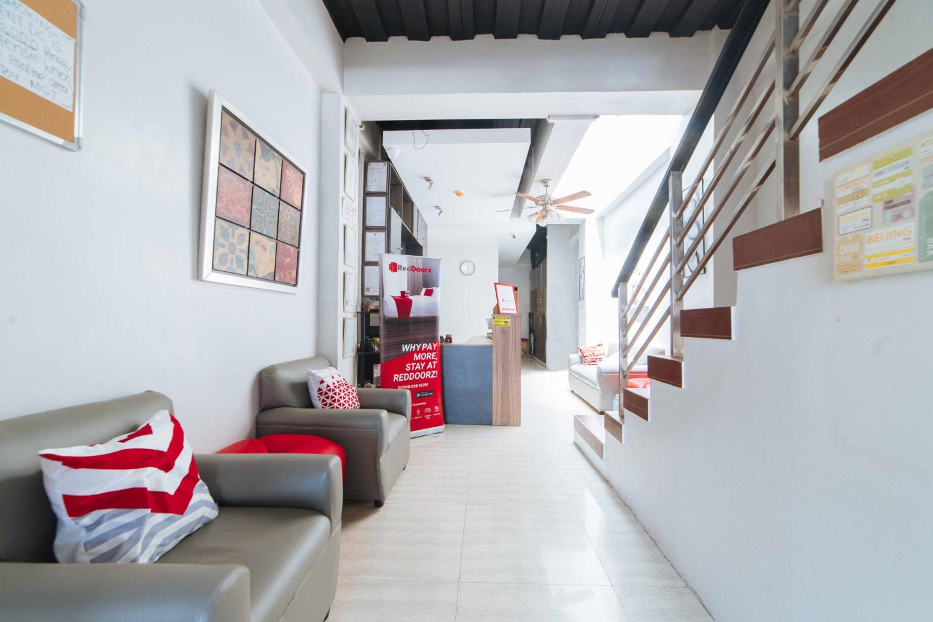RedDoorz near G Mall Bajada Davao-Isolation Hotel 24/28