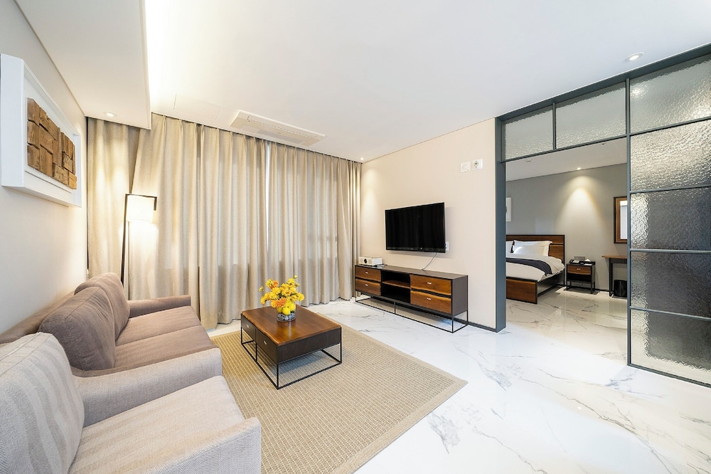 Gloucester Hotel Cheongju 24/37