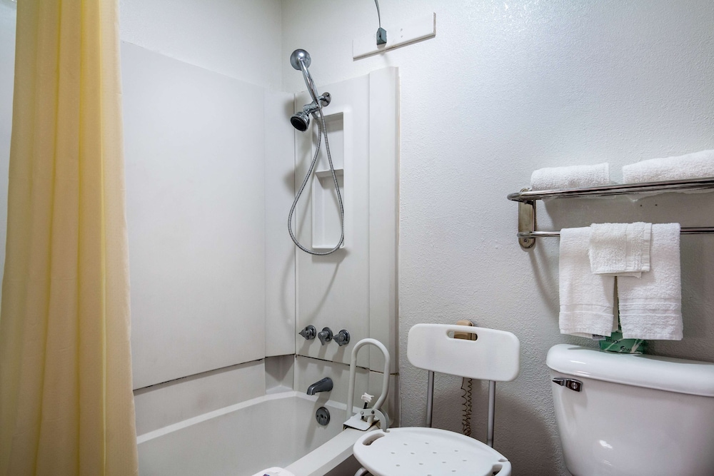 Motel6 Marshall, TX 35/37
