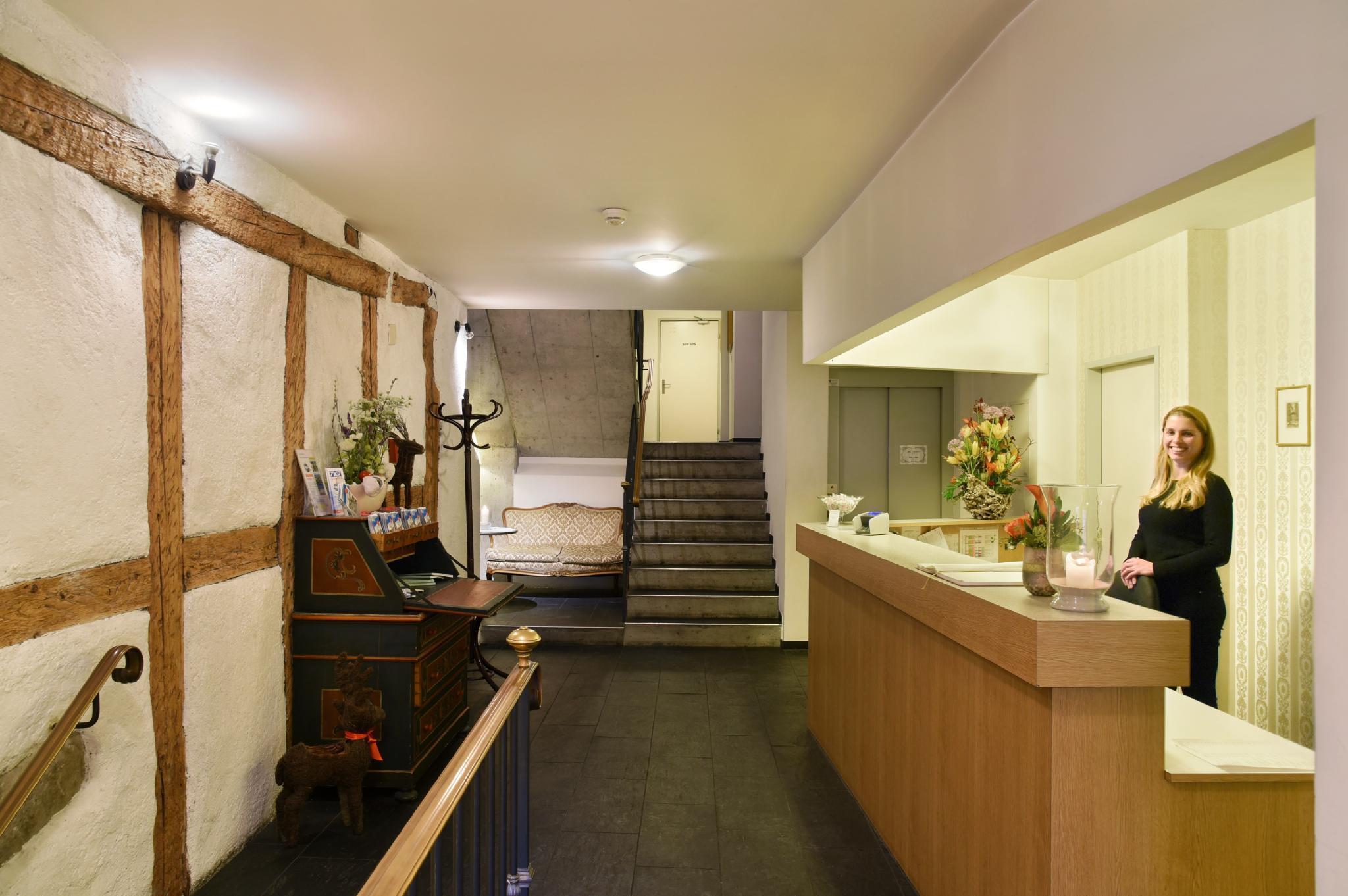 Hotel Hirschen 6/18