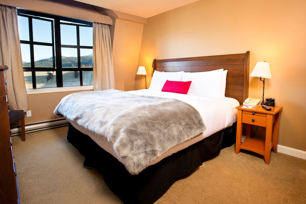 1 BEDROOM, SUITE, VALLEY VIEW