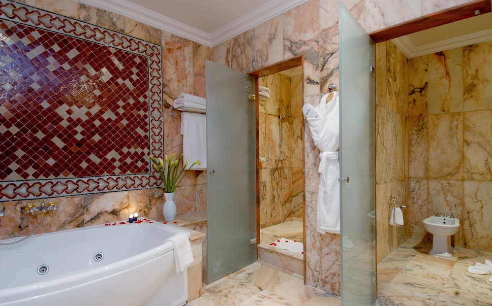 PRESIDENTIAL, SUITE